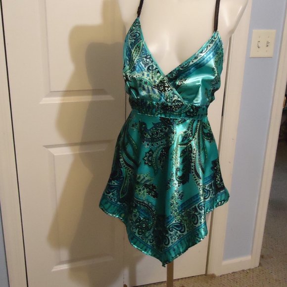 Satin Top 1X - Picture 5 of 13